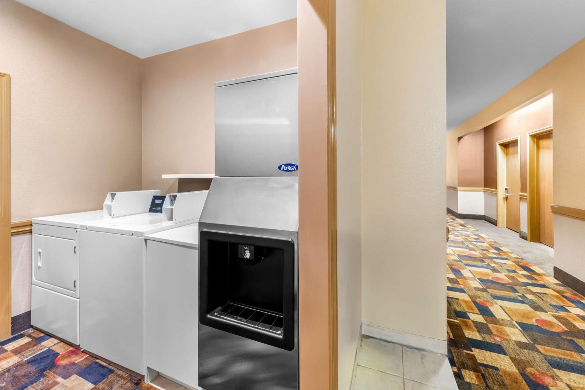 Best Western Halito Inn Calera Esterno foto